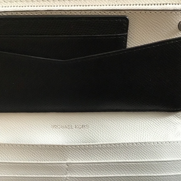 Michael Kors long wallet with card case - Picture 4 of 6